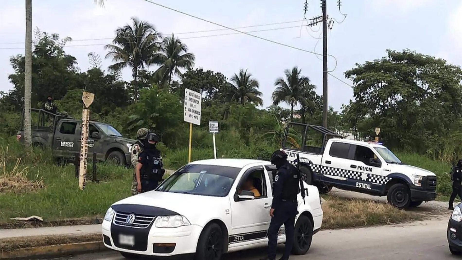 Retenes de seguridad en Nanchital